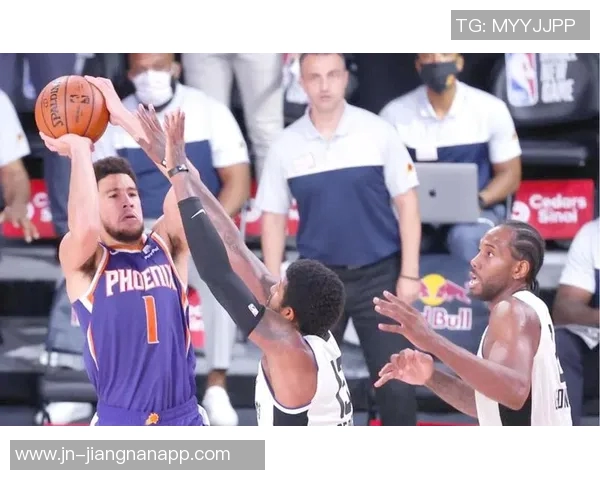 布克谈中投失误原因称被迫远投结果可接受 布克谈中投失误原因称被迫远投结果可接受