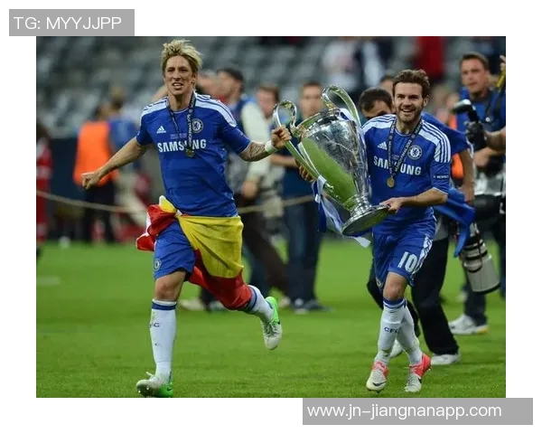 菲尔琼斯认为切尔西需再引进一两名球员才能争夺冠军 菲尔琼斯认为切尔西需再引进一两名球员才能争夺冠军