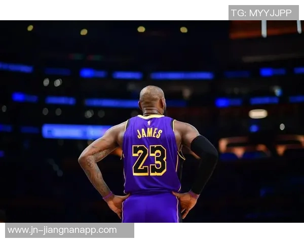 詹姆斯强调团队合作的重要性期待每位球员都能积极贡献 詹姆斯强调团队合作的重要性期待每位球员都能积极贡献