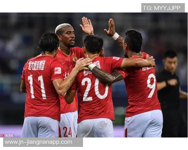 麦克法兰谈红牌事件强调球队纪律性与文化无关并鼓励球员坚持到底 麦克法兰谈红牌事件强调球队纪律性与文化无关并鼓励球员坚持到底